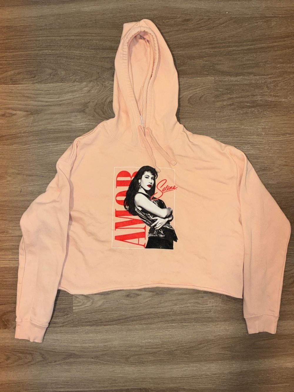 Lane Seven Selena Quintanilla “Amor” Cropped Graphic Hoodie – Women’s Large